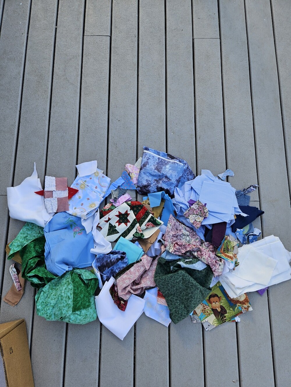 5 LBS Cotton Fabric Scraps Remnants Quilting Sewing Crafts Box